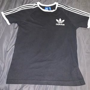 Men’s Black Adidas shorts sleeve
